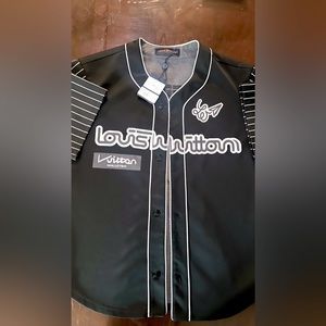 Louis Vuitton! Men shirt baseball edition
